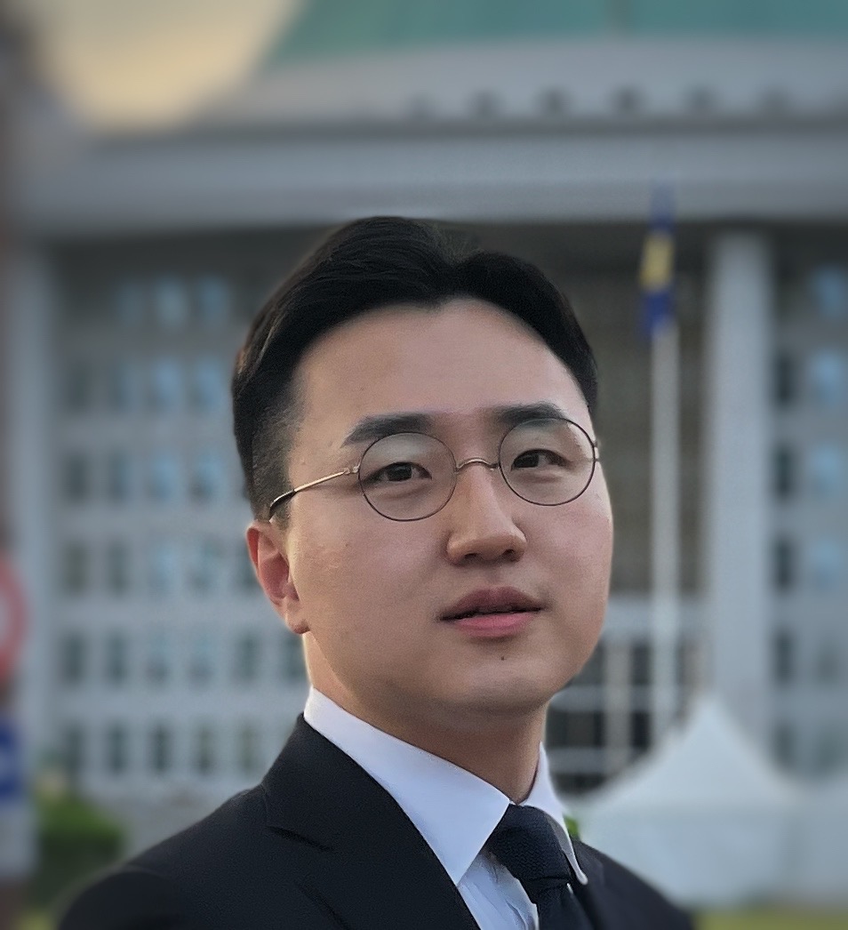 Seunghui Lee